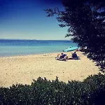 Porto Almira Beachfront House ניקיטי