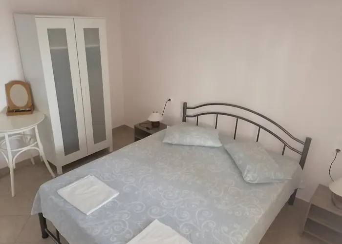 Porto Almira Beachfront House 펜션 *