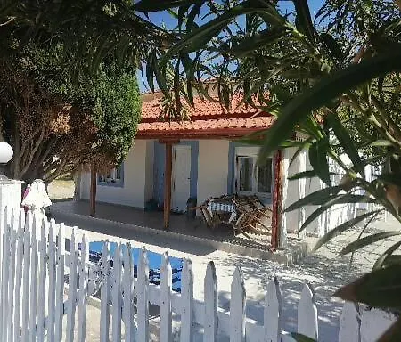 Porto Almira Beachfront House Hébergement de vacances *