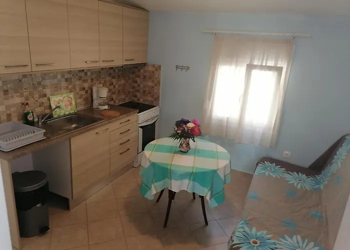 Porto Almira Beachfront House * Νικήτη